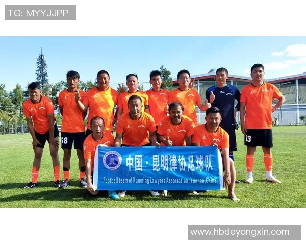 成都成人足球热潮兴起参与者分享激情与友谊的赛场故事